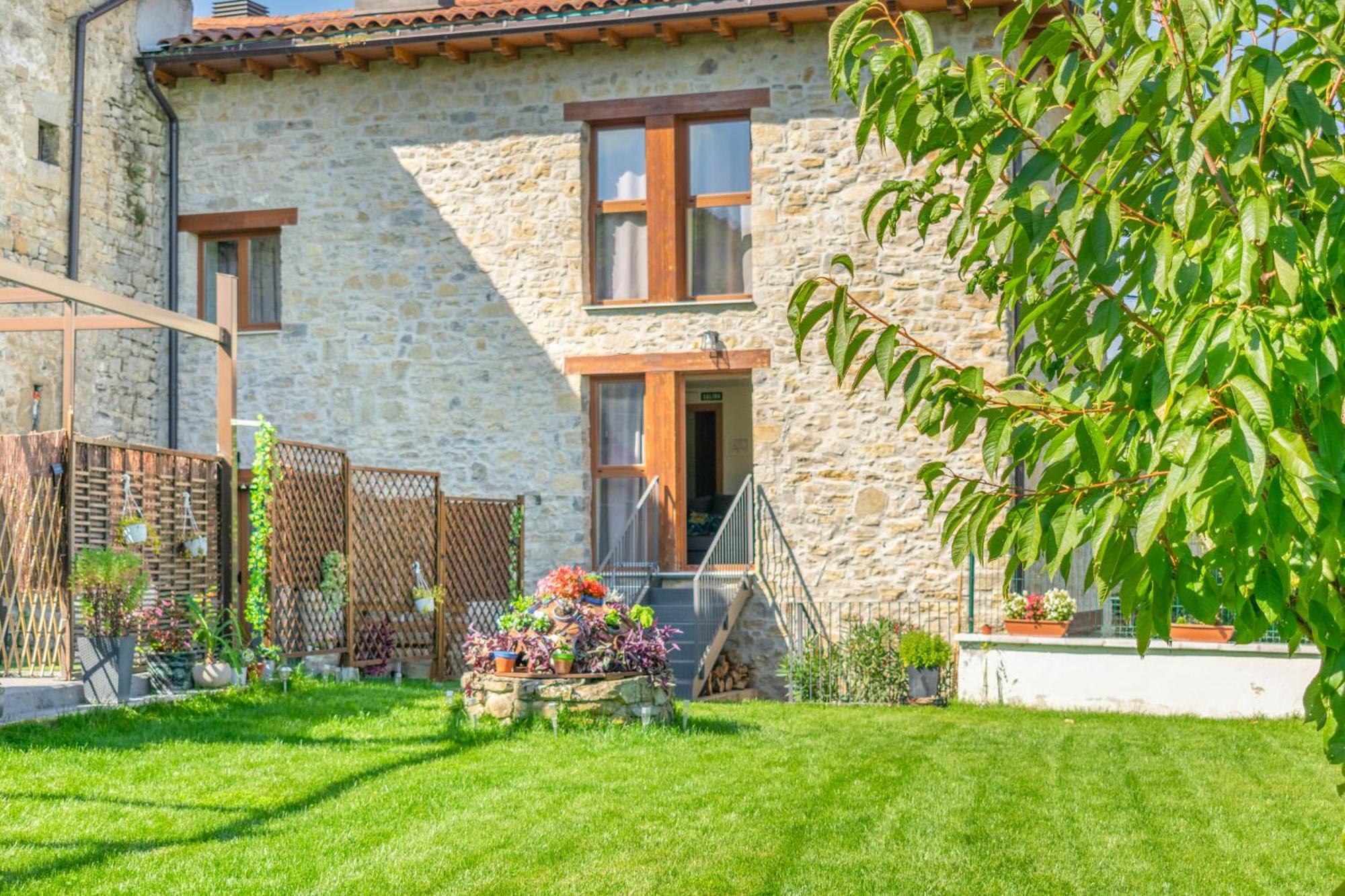 Acogedora Casa Rural Con Jardin Y Barbacoa Proxima A Pamplona Ilzarbe Buitenkant foto